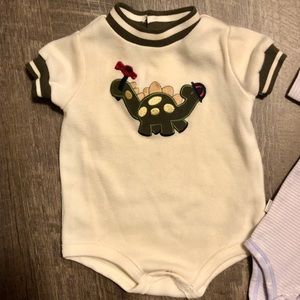 Newborn-3 month’s onesies. Cuddle Bear and kushies